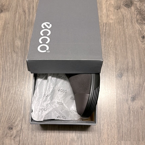 NWT Ecco the soft 7 gore tex waterproof slip on sneakers extra width US 6-6.5 - Picture 6 of 6